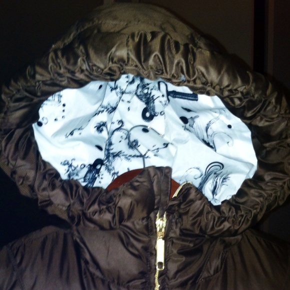 COPY - Bonfire Snowboarding Co. Down Vest. Brown Small! - Picture 2 of 4